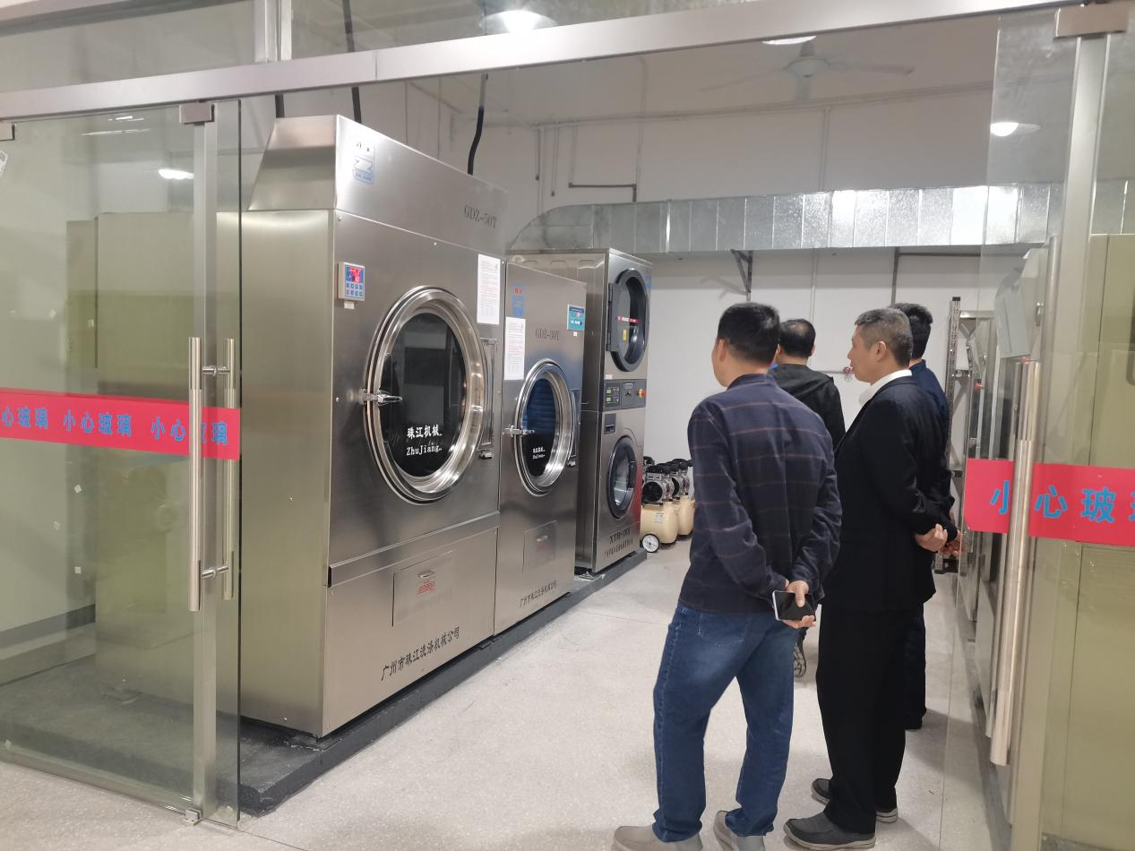 高標準安全可靠|廣州醫(yī)院工業(yè)用洗衣機品質(zhì)之選，嚴格醫(yī)療衛(wèi)生標準保障
